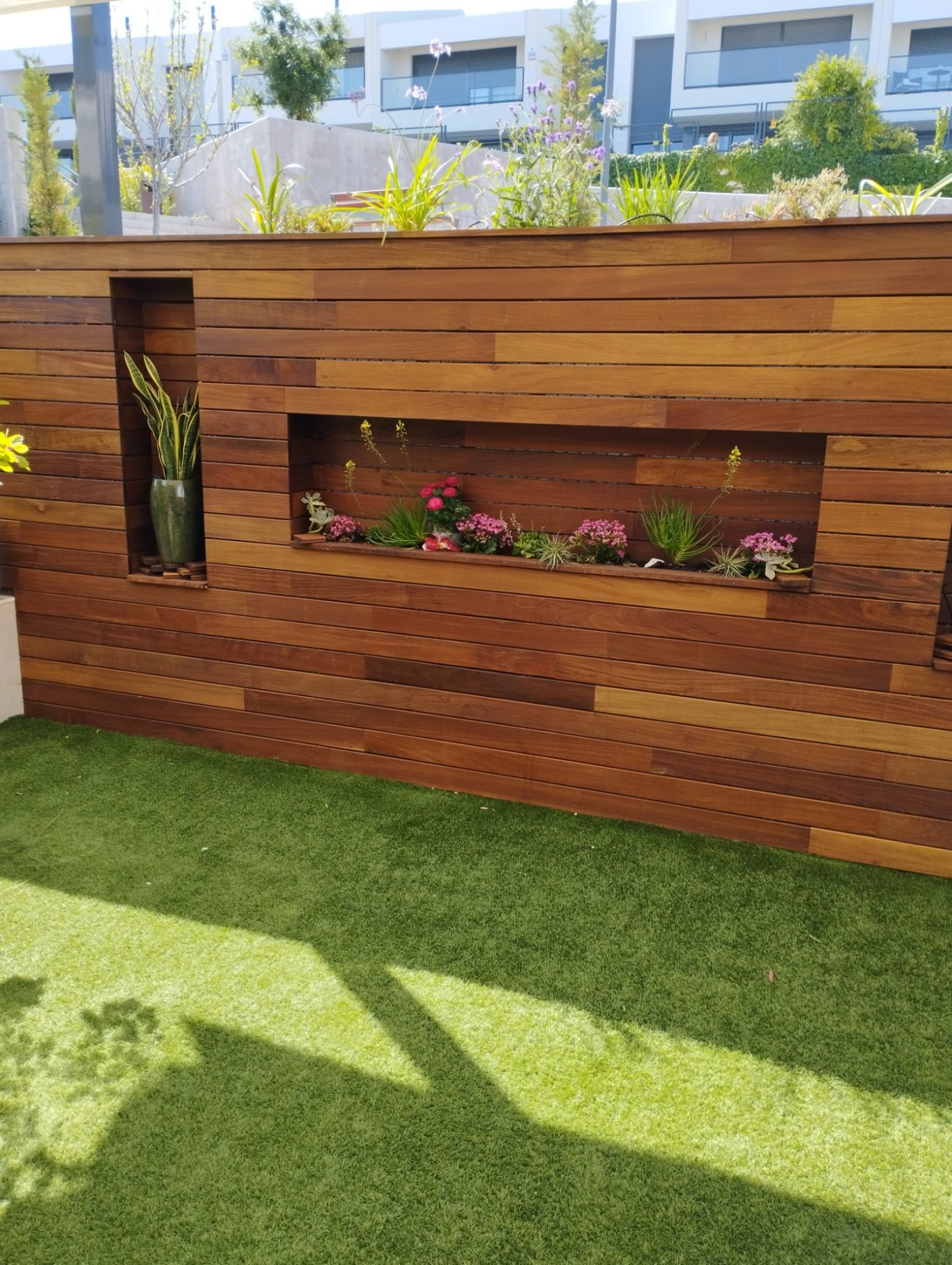 Valla IP con hornacina